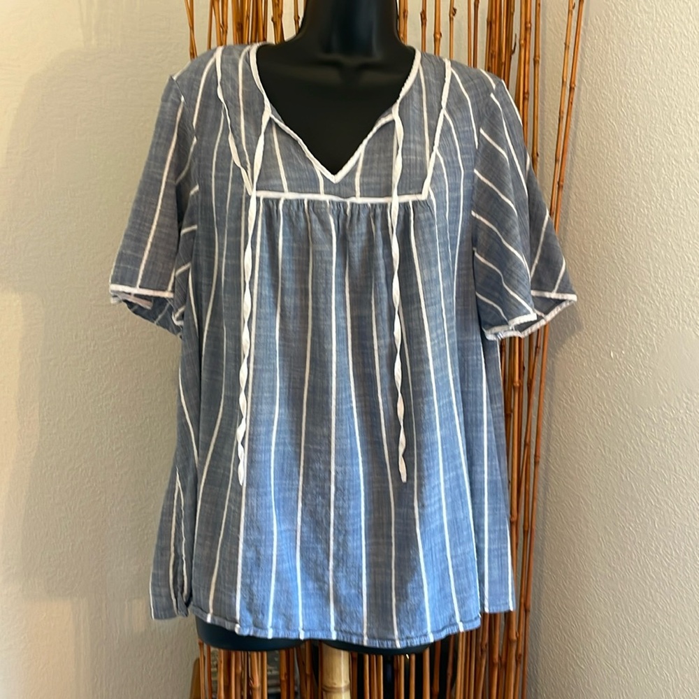 Cute 2X Blue Striped Blouse